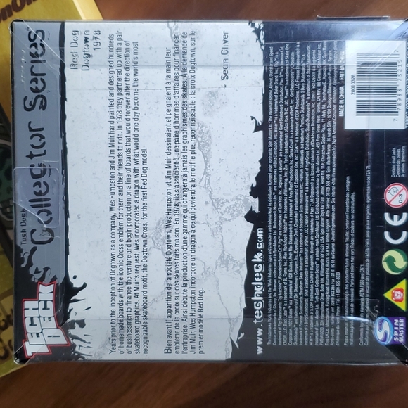 NIB Tech Deck Collector Series - Dog Town Skate/ Fingerboard - Picture 2 of 4